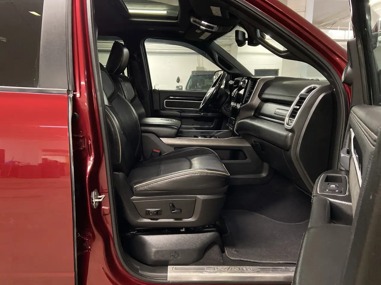 RAM 3500 снимка RAM 3500