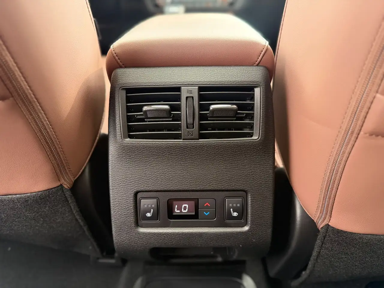 Mitsubishi Outlander снимка Mitsubishi Outlander