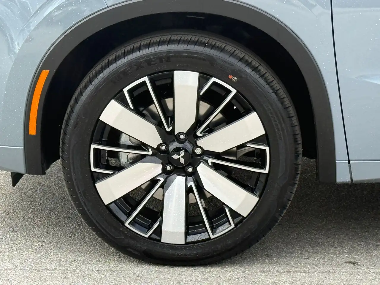 Mitsubishi Outlander снимка Mitsubishi Outlander