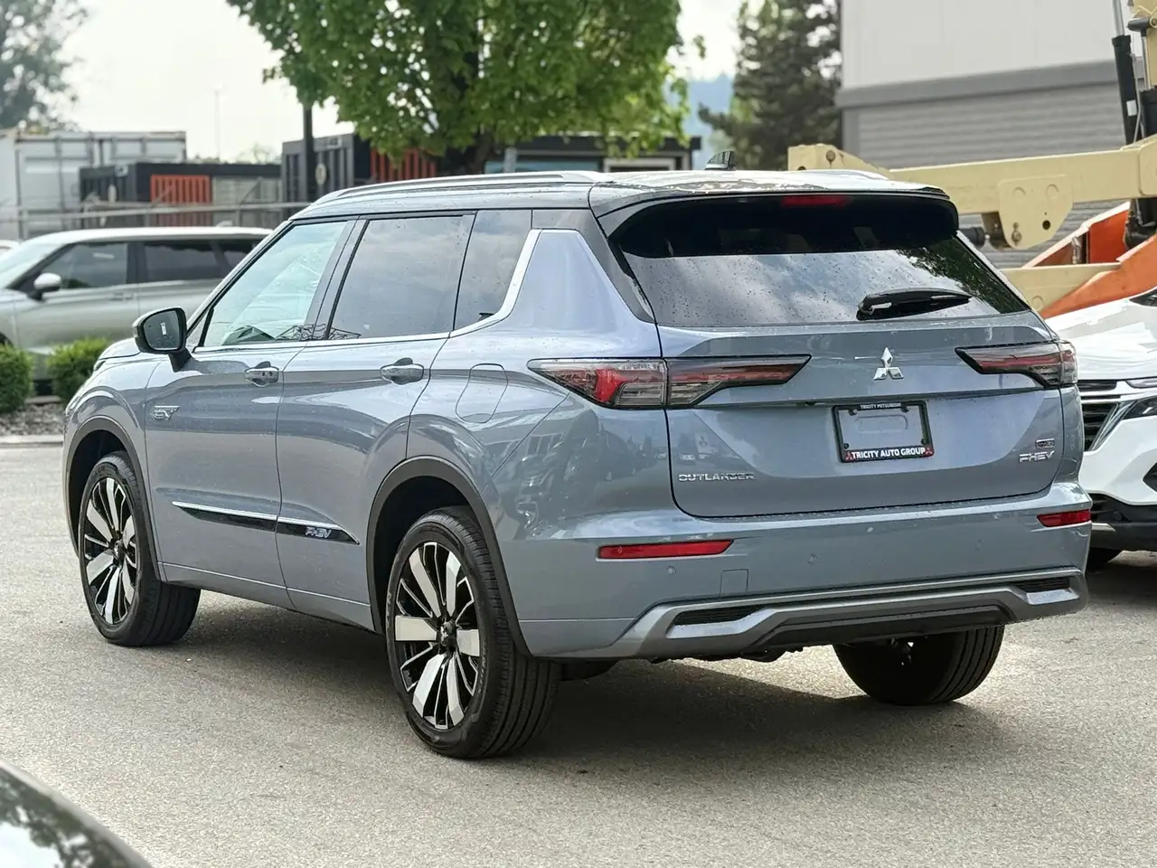 Mitsubishi Outlander снимка Mitsubishi Outlander