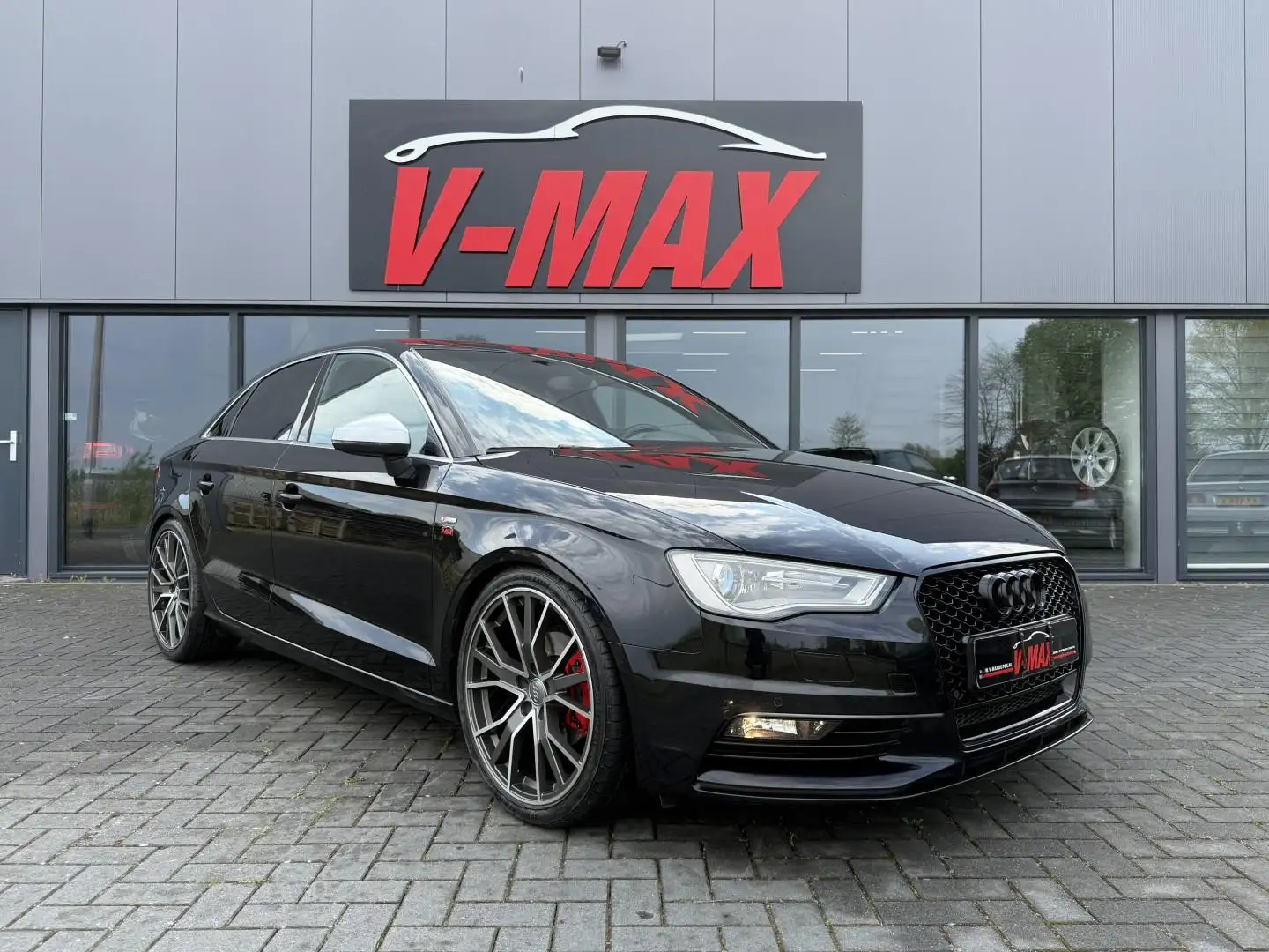 Audi A3 Limousine 1.4 TFSI CoD S-Tronic S-Line Navi Xenon Zwart - 2