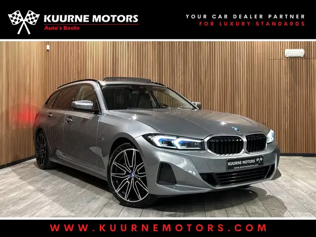 BMW 330 e Alu19"/Pano/Leder/Cam/WideScreen *1j garantie*
