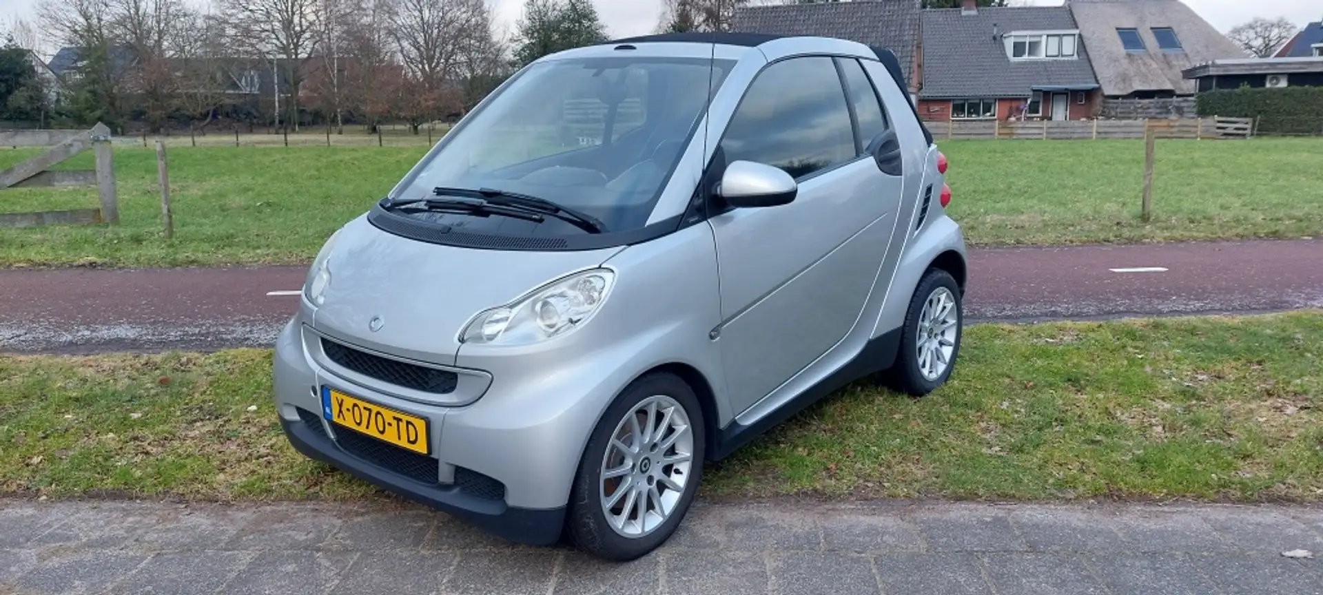 smart forTwo cabrio 1.0 mhd Pure Grijs - 1