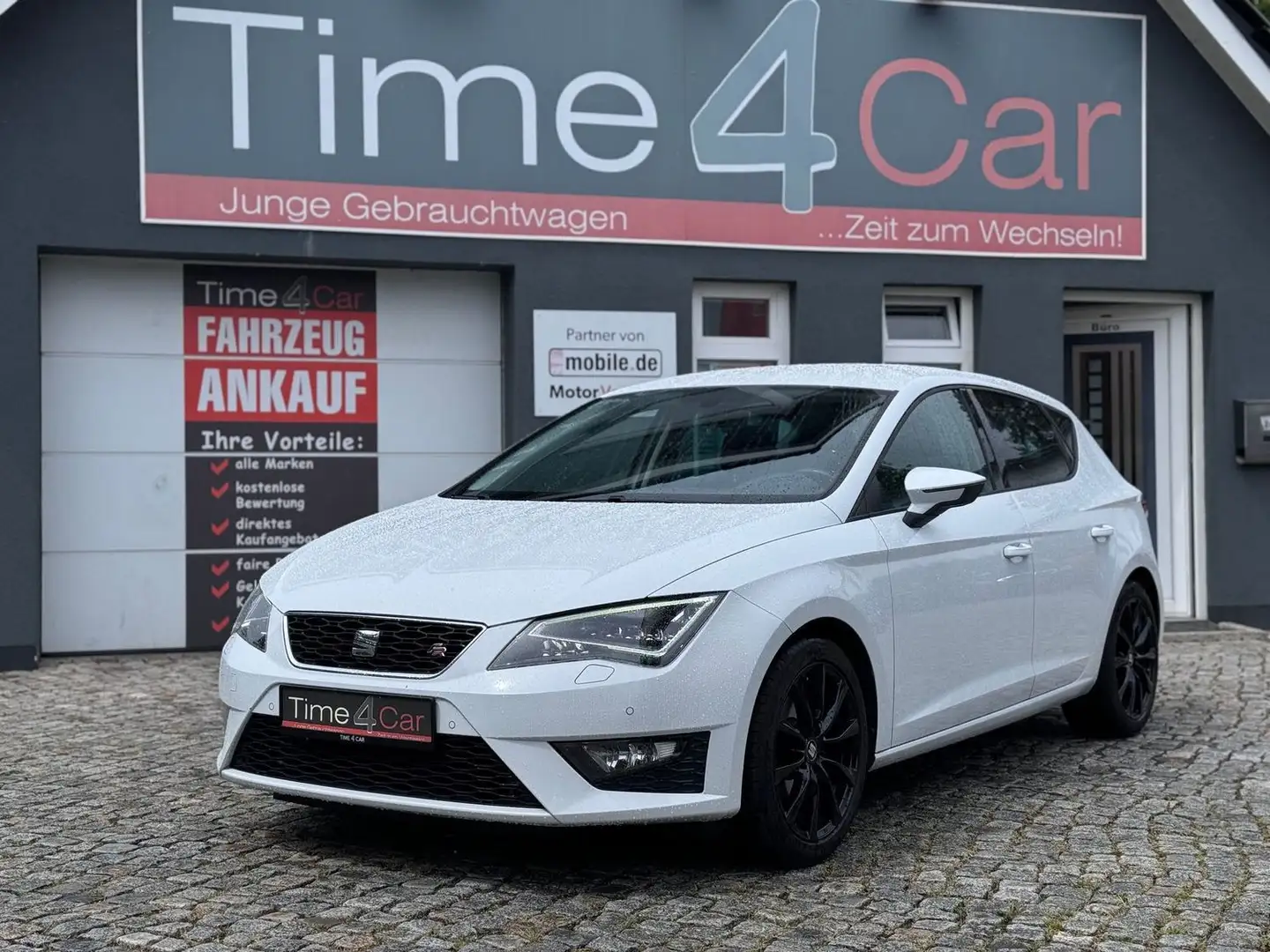 SEAT Leon 1.4 FR LED SHZ Navi T.Leder Tempomat Weiß - 1