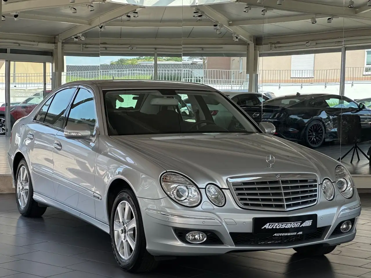 Mercedes-Benz E 280