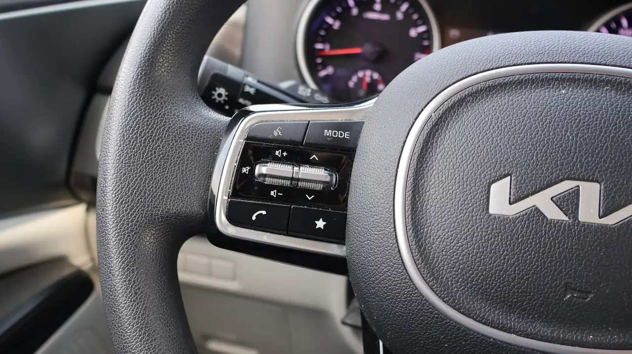 Kia Carnival photo Kia Carnival