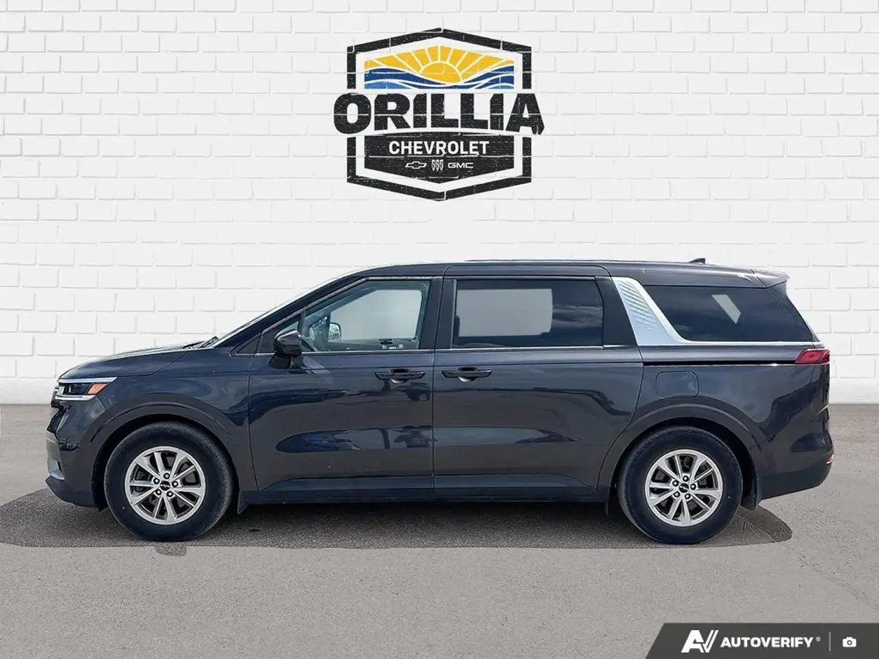 Kia Carnival photo Kia Carnival