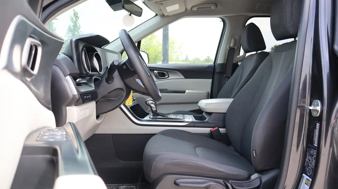 Kia Carnival photo Kia Carnival