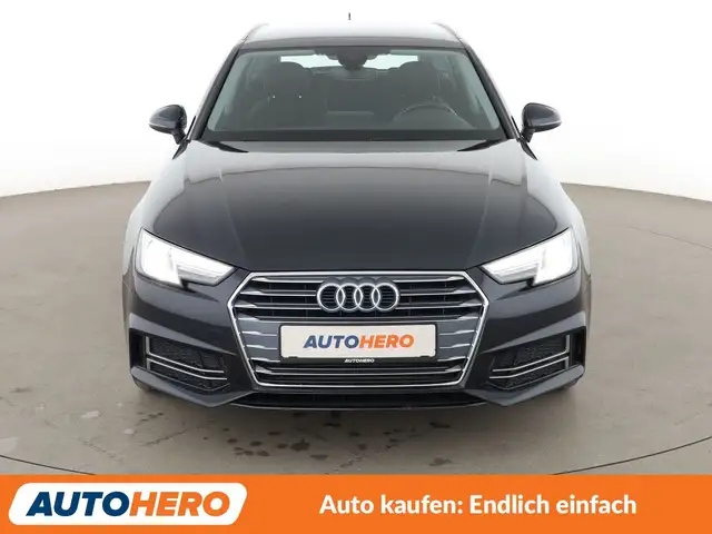Audi A4 view 9