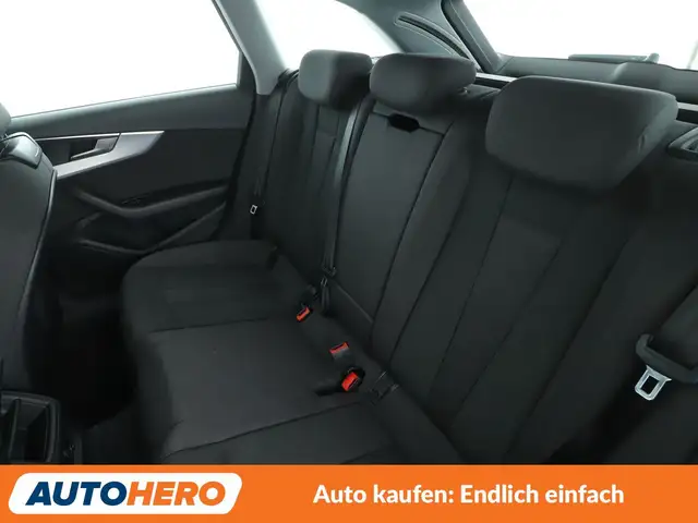 Audi A4 view 14
