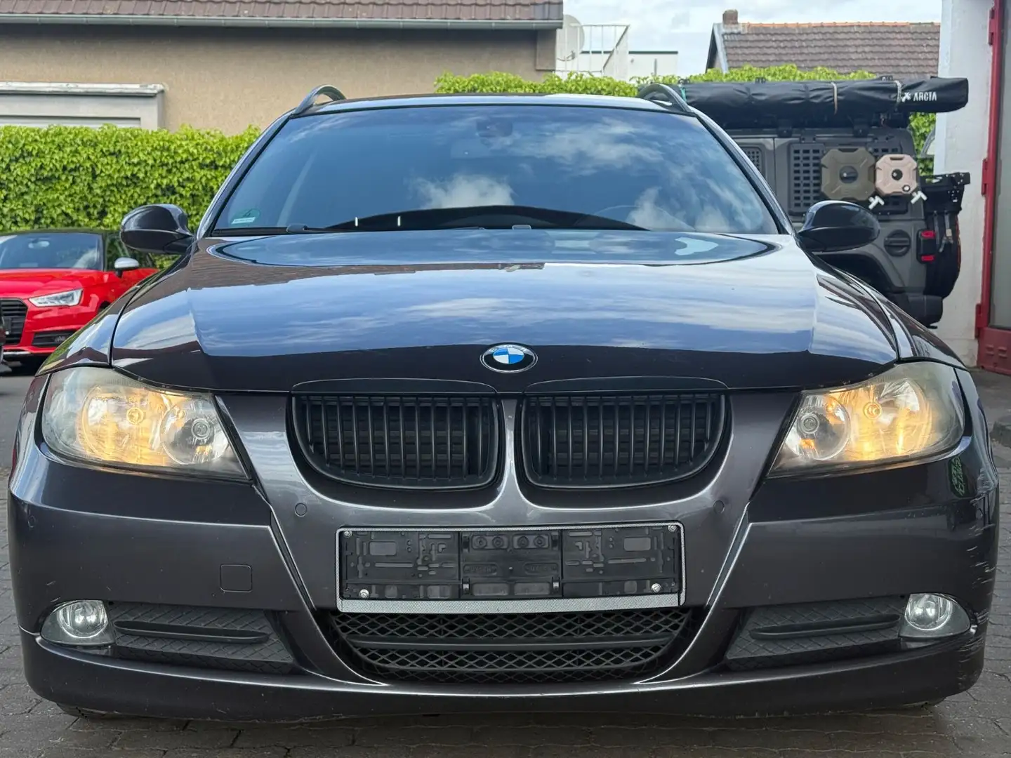 BMW 318 i Touring NAVI/KLIMA/SHZ/PDC/ALUS/TEMPOMAT Grey - 2