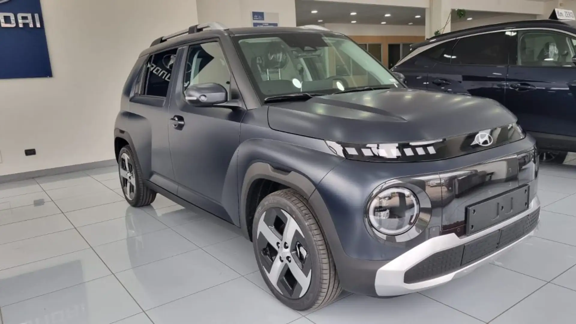 Hyundai Inster 49 kWh XClass Grigio - 2