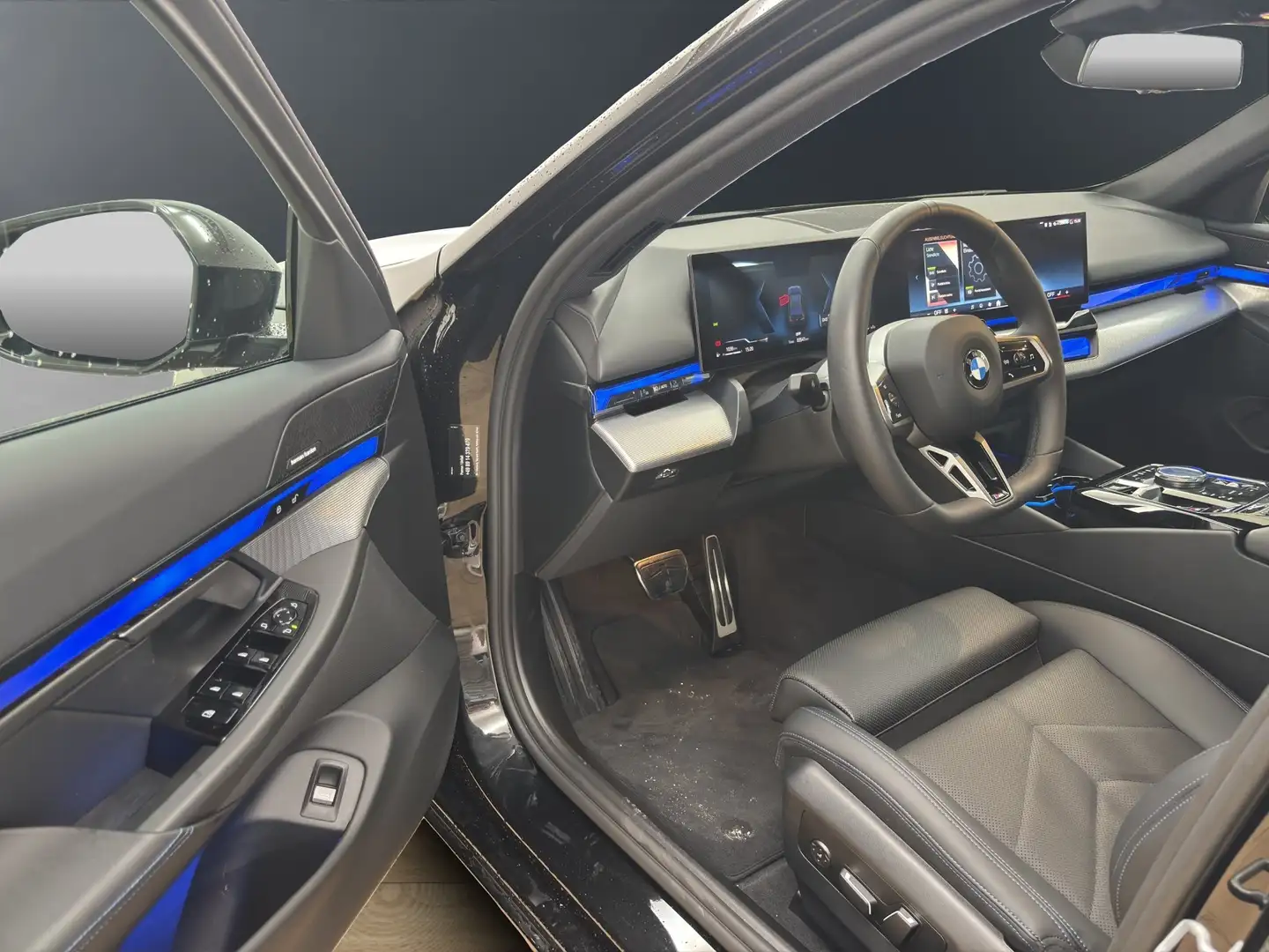 BMW 520 d Limousine [M Sport, ACC, RFK, h&k Sound] Schwarz - 2