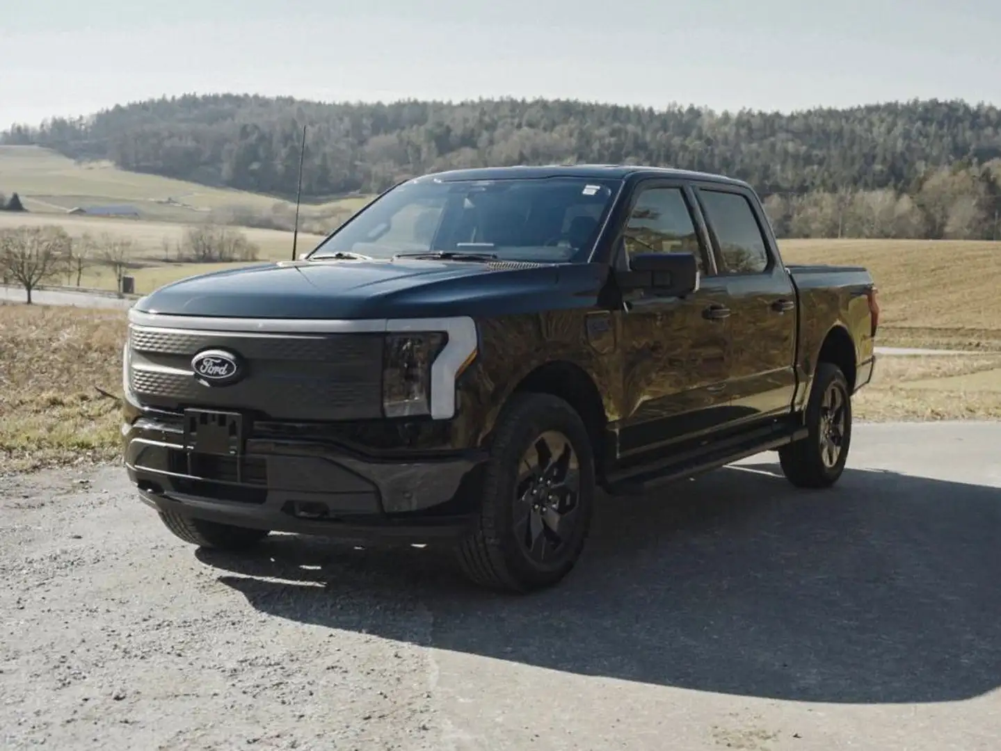 Ford F 150 LIGHTNING 2025 - 580 PS - 1050Nm - 131kW Černá - 2