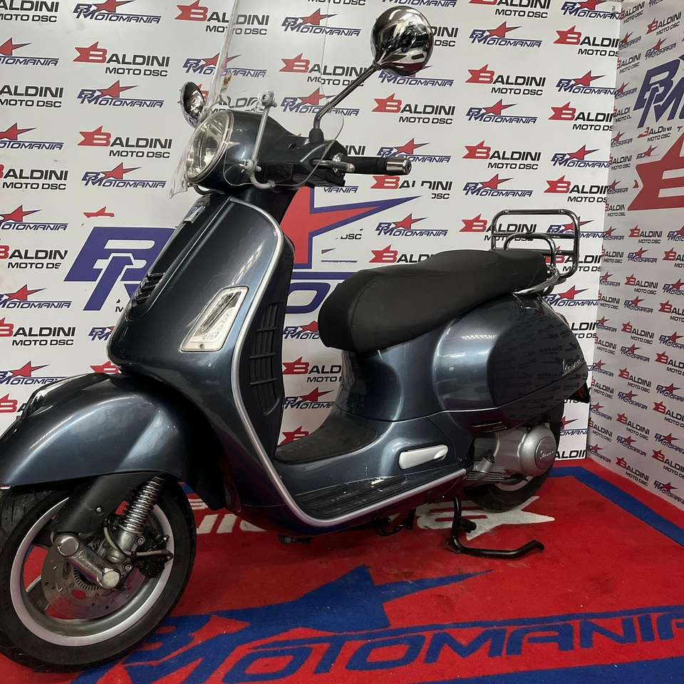 Vespa GTS 300