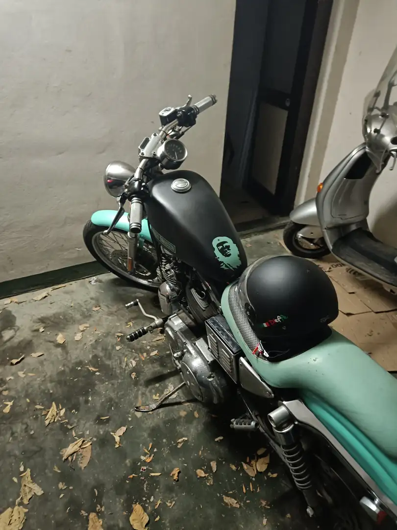 Harley-Davidson Sportster 1200 C Custom Verde - 2