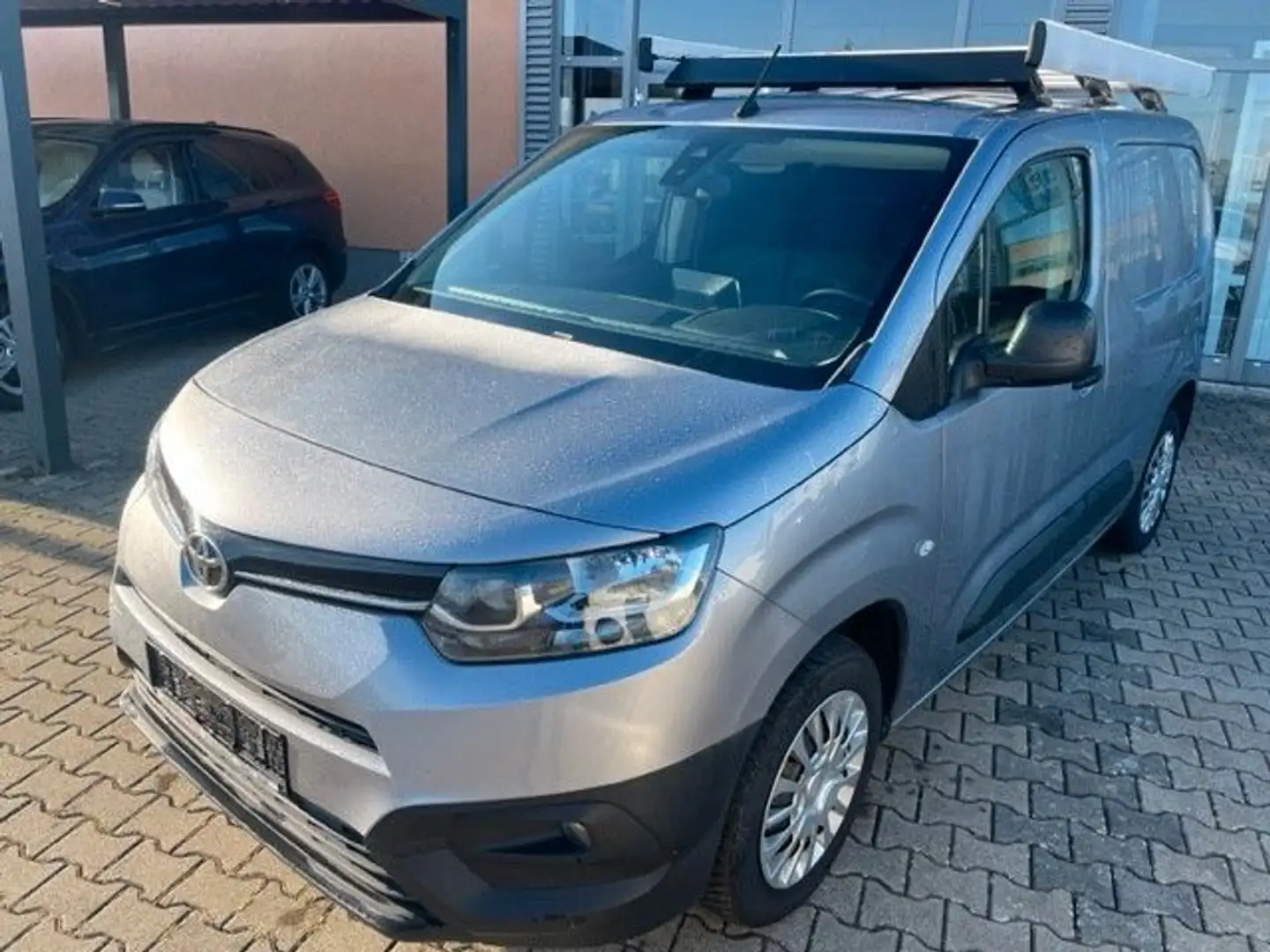 Toyota Proace Gris - 2