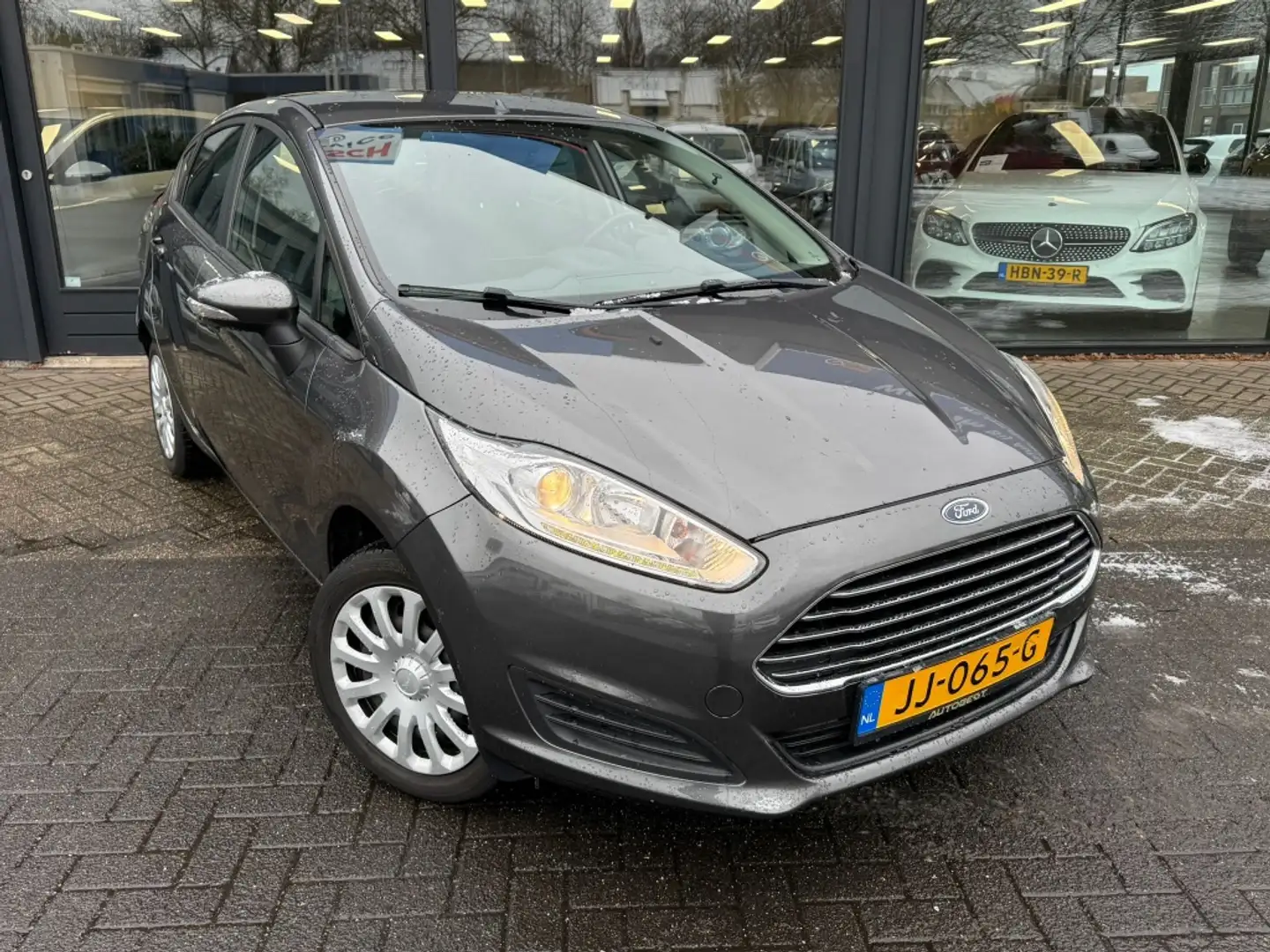 Ford Fiesta 1.0 57.000KM ''NAP'' 5-Deurs. Clima + Elektr. pakk Grau - 2
