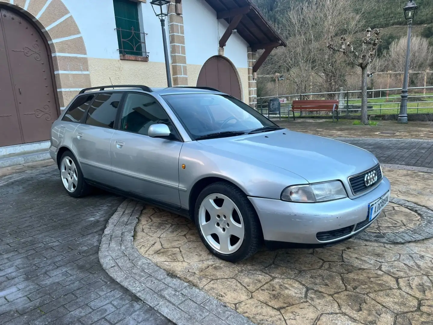 Audi A4 Avant 1.9TDI Šedá - 2