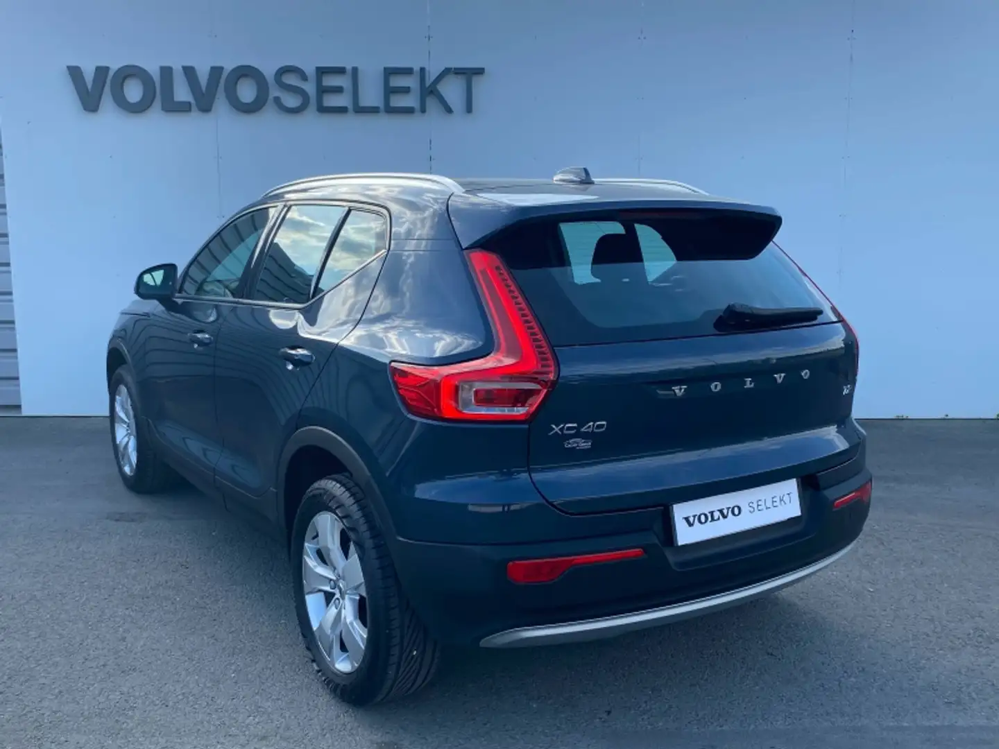 Volvo XC40 T2 129ch Business Geartronic 8 - 2