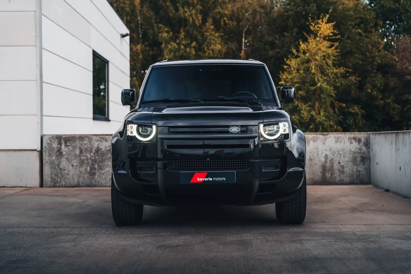 Land Rover Defender D250 /  X-Dynamic SE / 360° Noir - 2