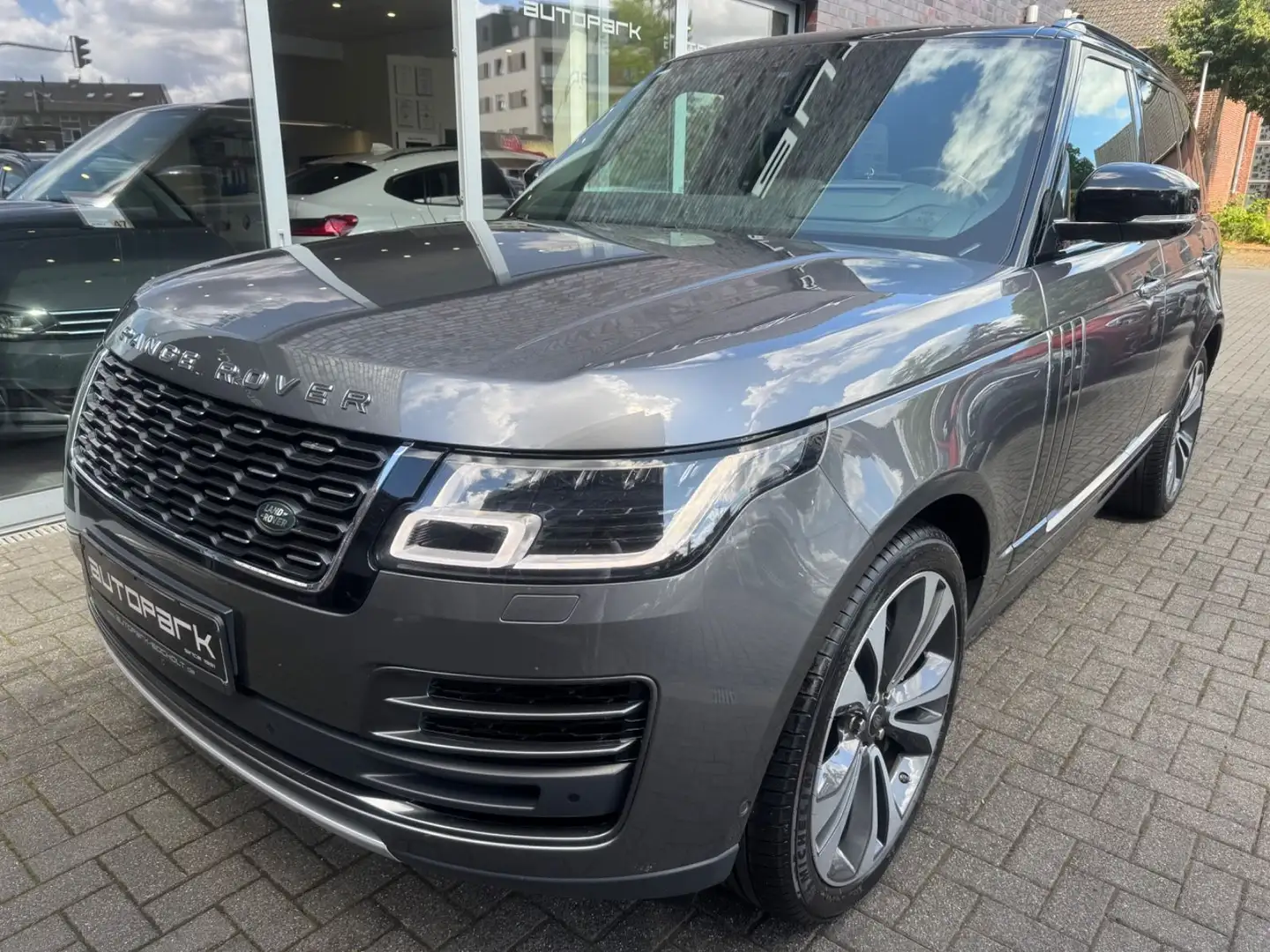 Land Rover Range Rover SV AUTOBIOGRAPHY DYNAMIC Grau - 1