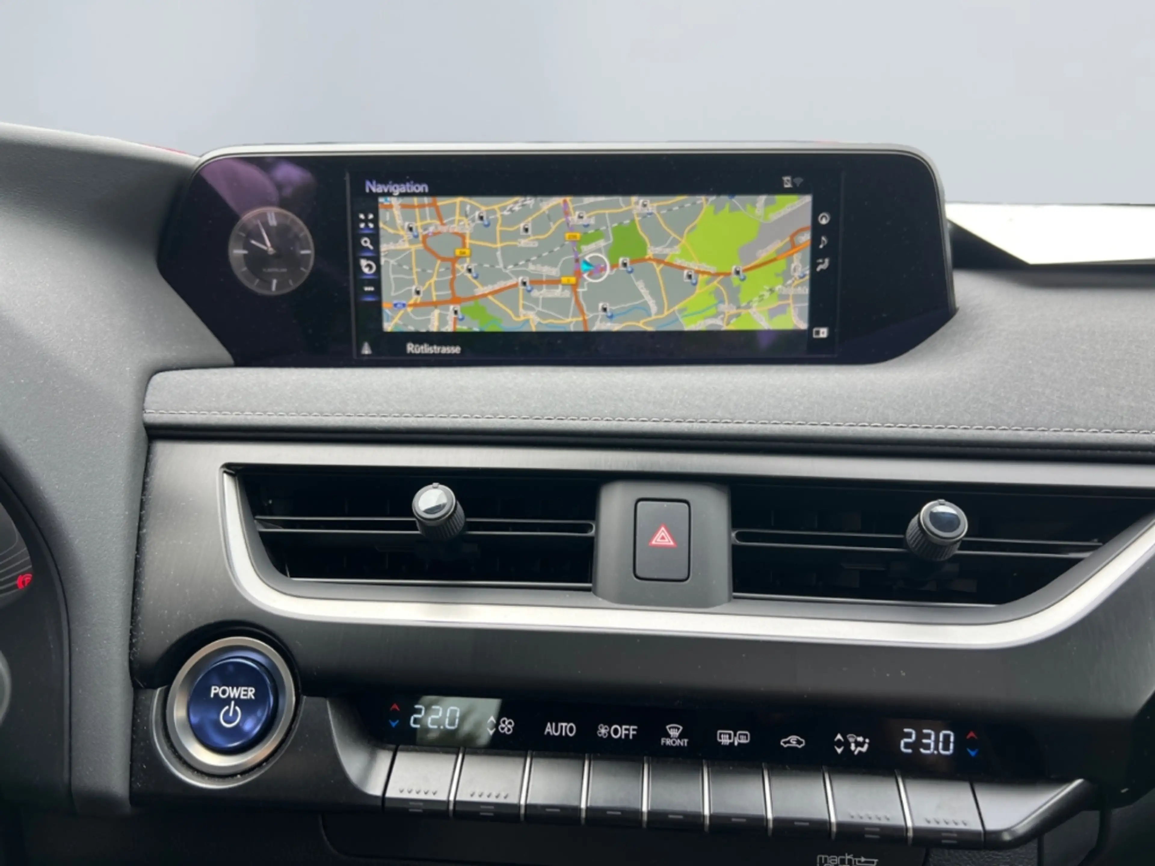 Lexus UX 300e Luxury Paket *Matrix*360°*GSD*Leder*HUD* — photo 12