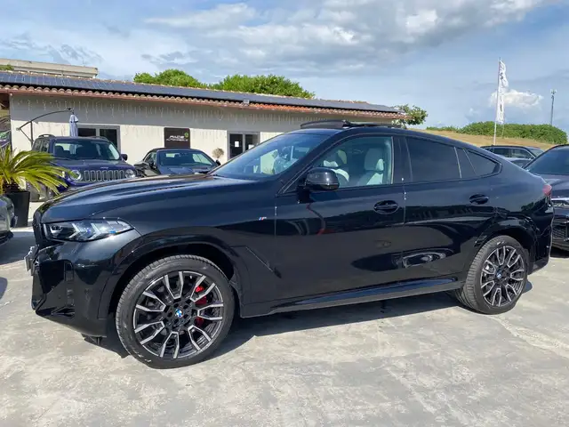 BMW X6 view 5