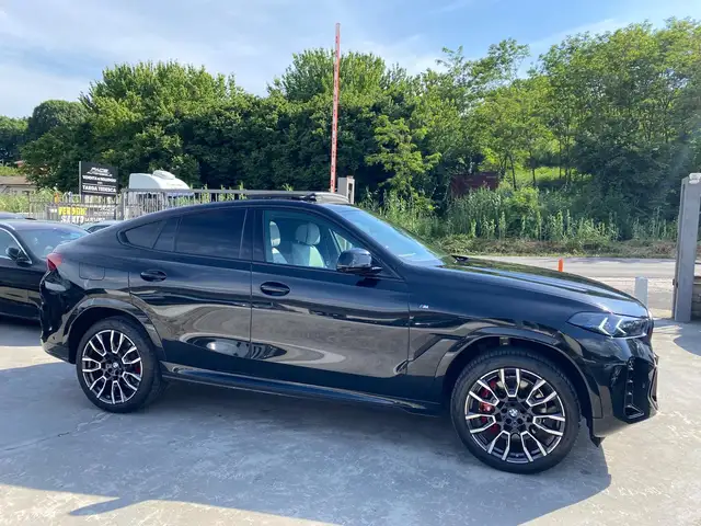 BMW X6 view 12
