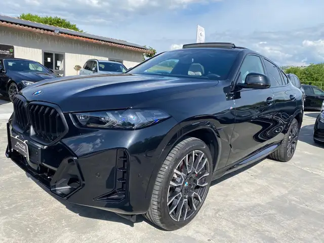 BMW X6 view 4