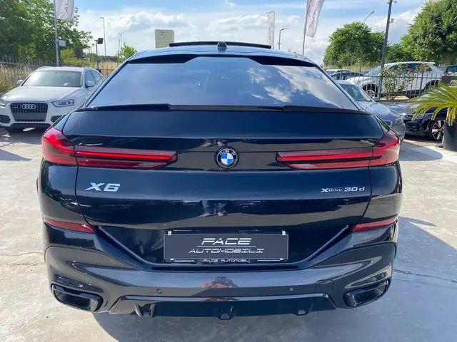 BMW X6 view 14