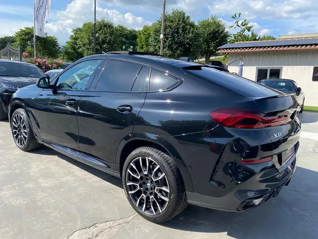 BMW X6 view 15