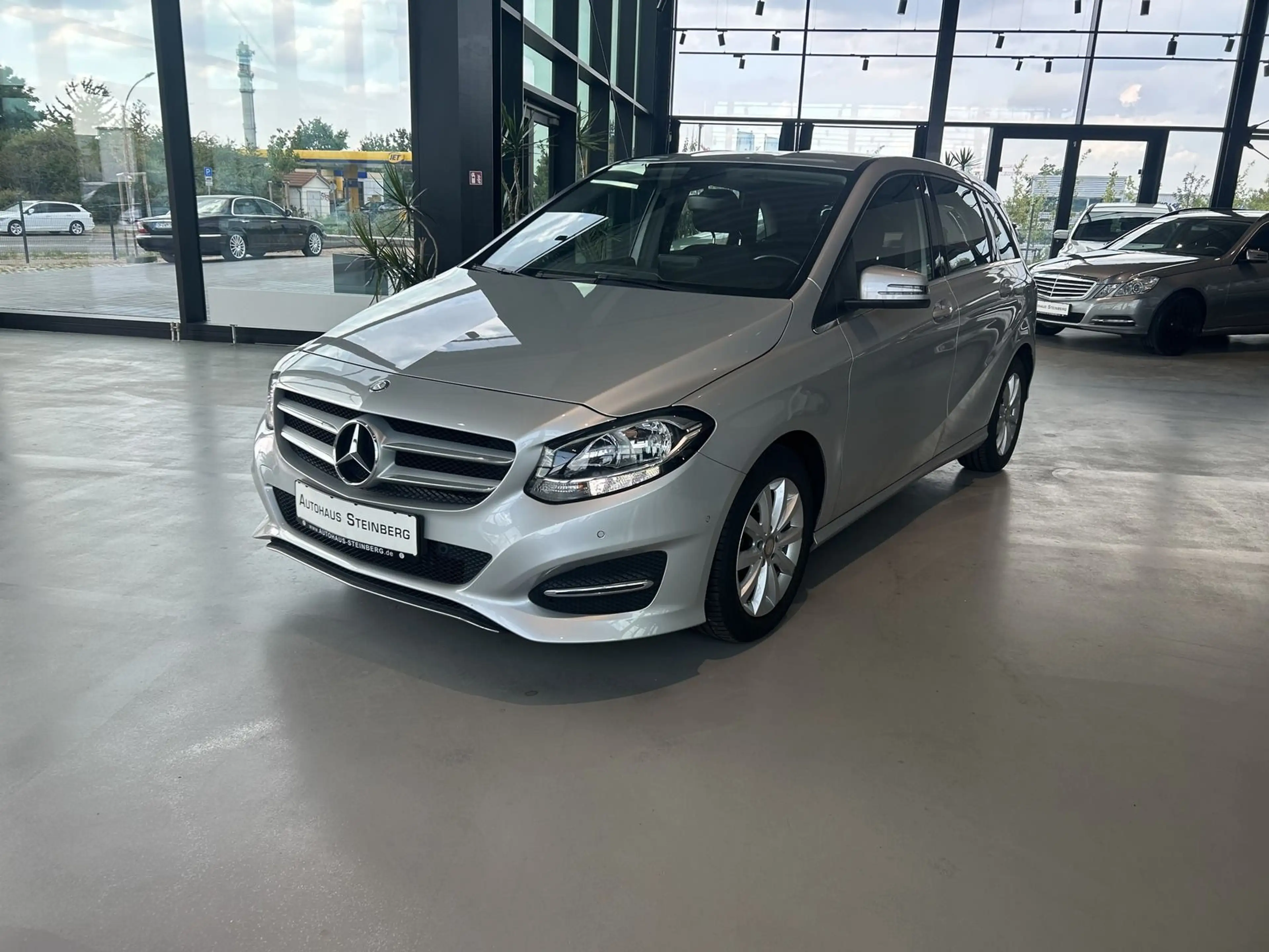 Mercedes-Benz B 180 NAVIGATION+SHZ+TEMPOMAT+PDC B 180 B B 180 — photo 9