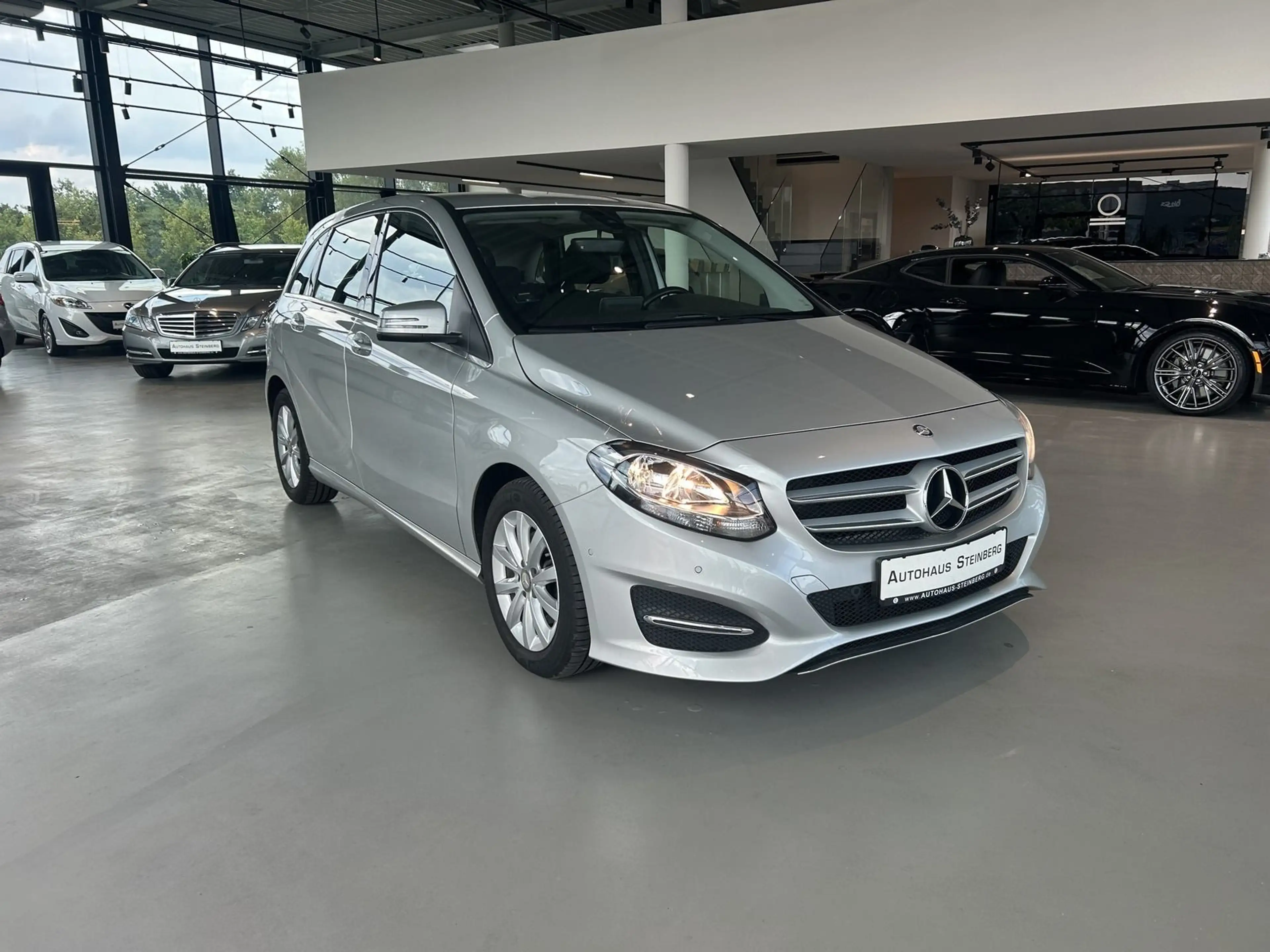 Mercedes-Benz B 180 NAVIGATION+SHZ+TEMPOMAT+PDC B 180 B B 180 — photo 12