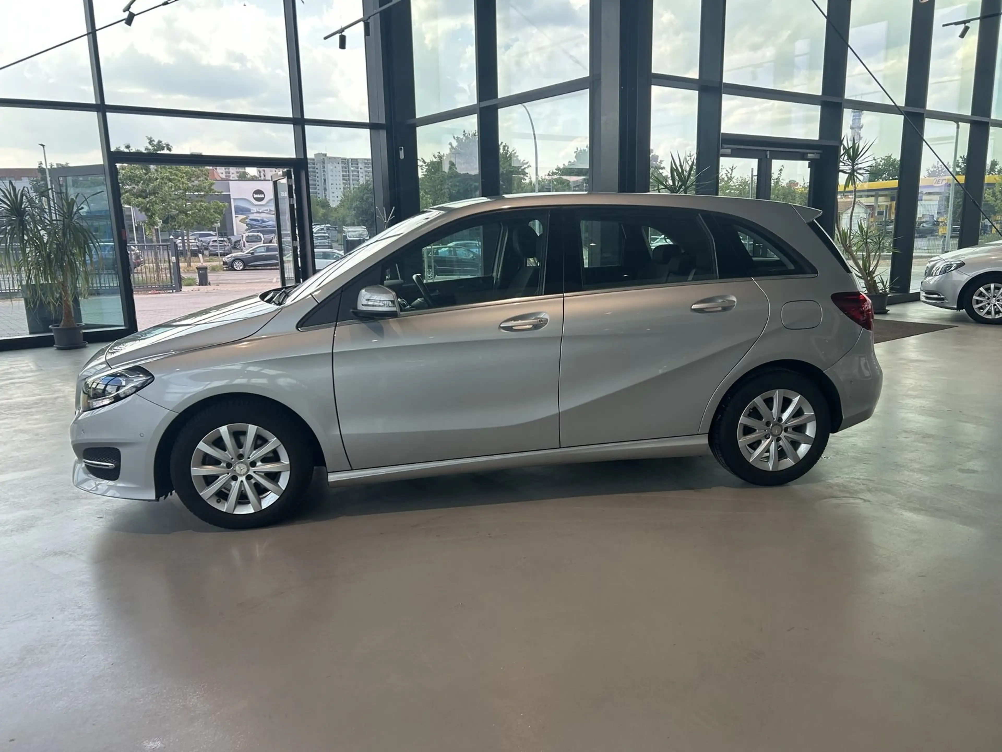 Mercedes-Benz B 180 NAVIGATION+SHZ+TEMPOMAT+PDC B 180 B B 180 — photo 5