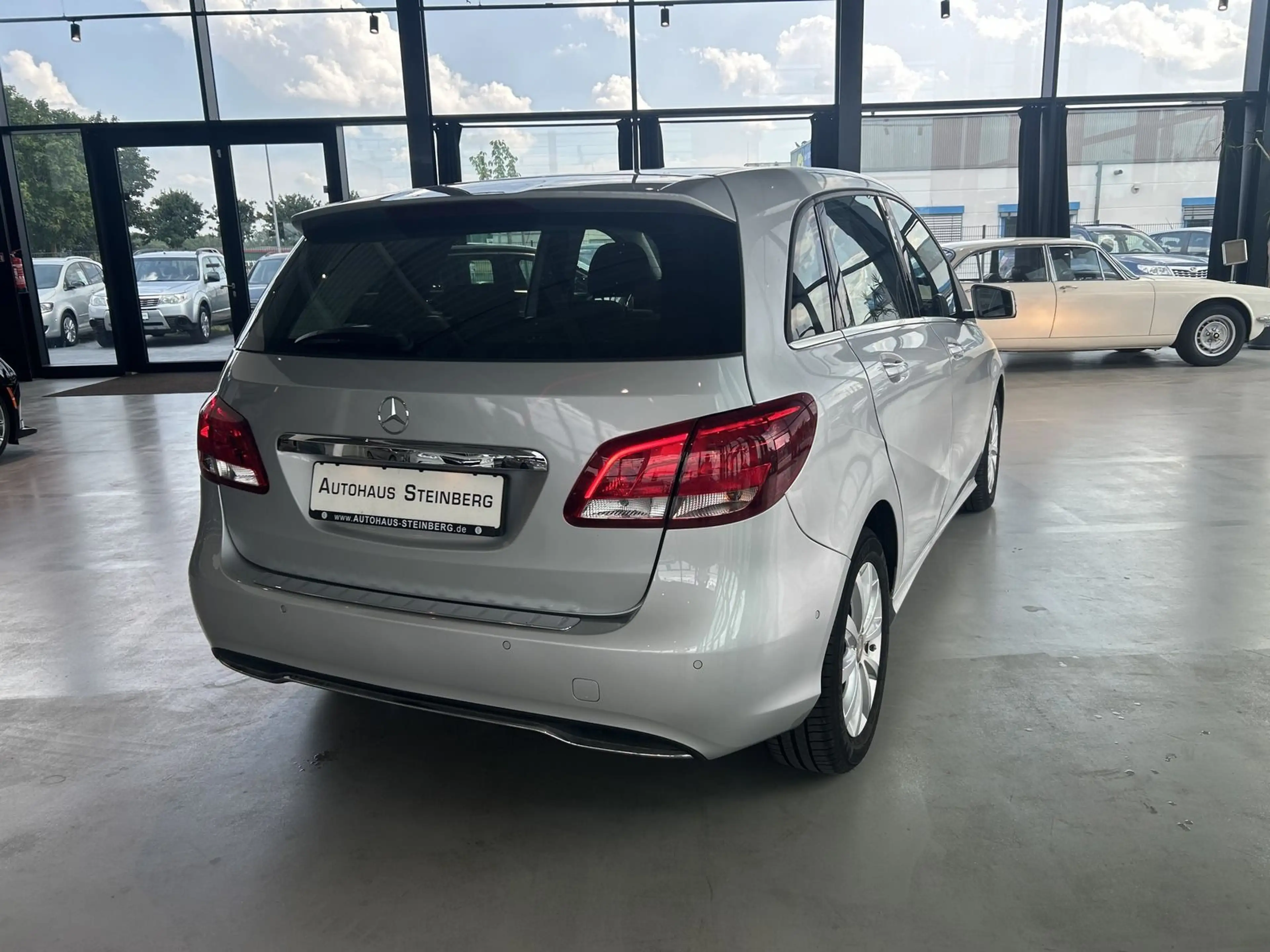 Mercedes-Benz B 180 NAVIGATION+SHZ+TEMPOMAT+PDC B 180 B B 180 — photo 8