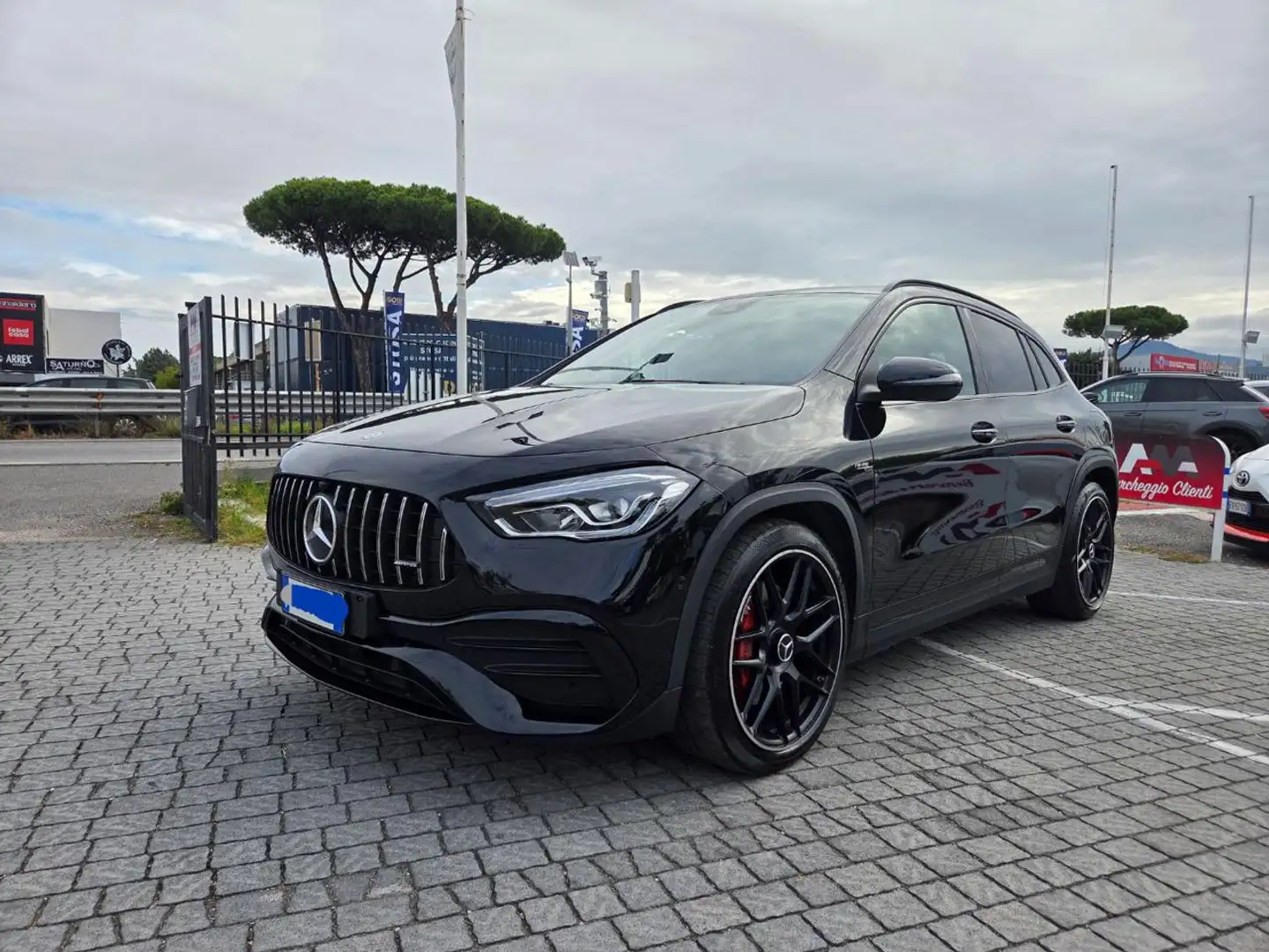 Mercedes-Benz GLA 35 AMG 4MATIC Schwarz - 1