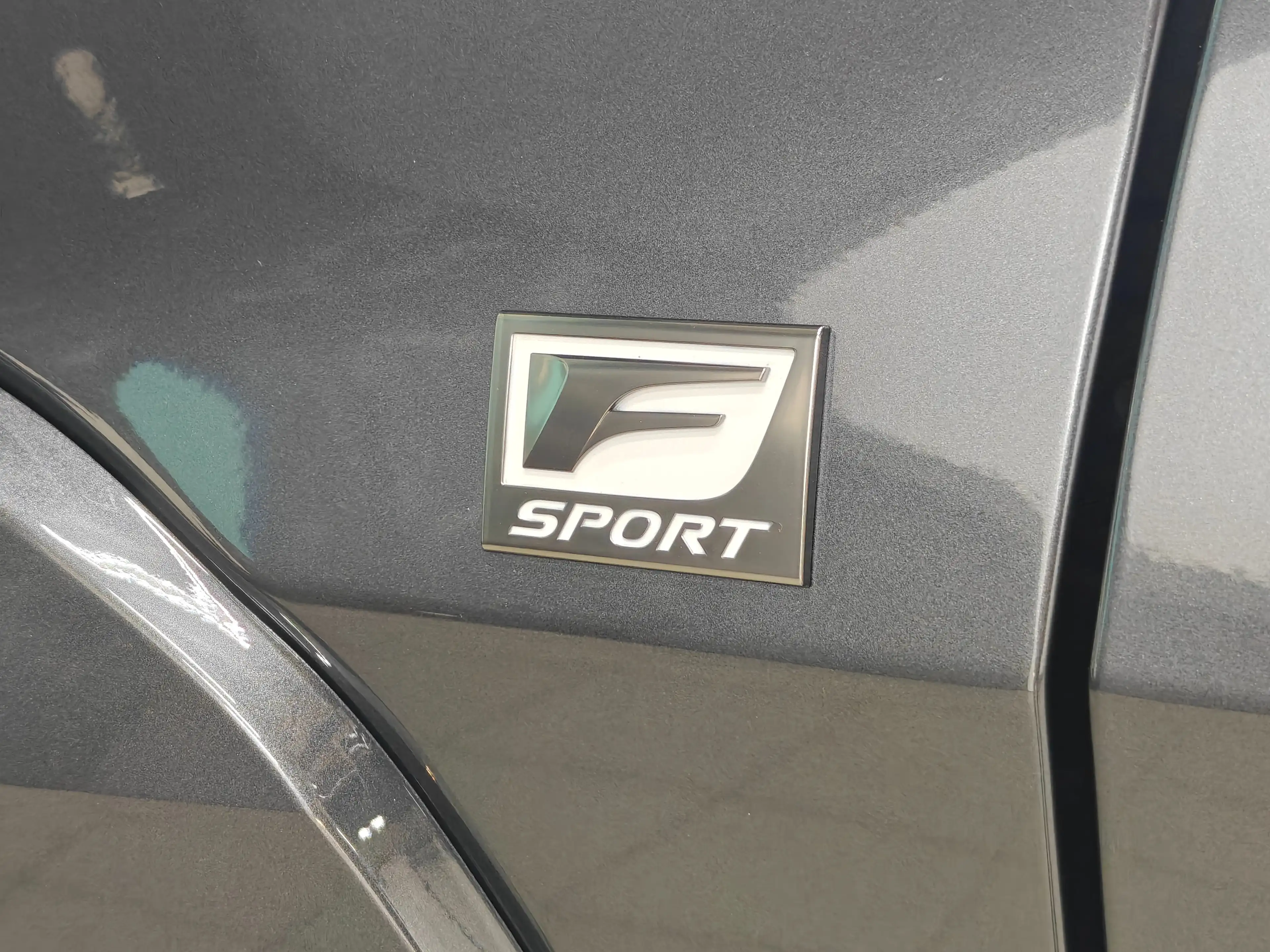Lexus UX 250h UX 250h (E-FOUR) F SPORT — photo 6