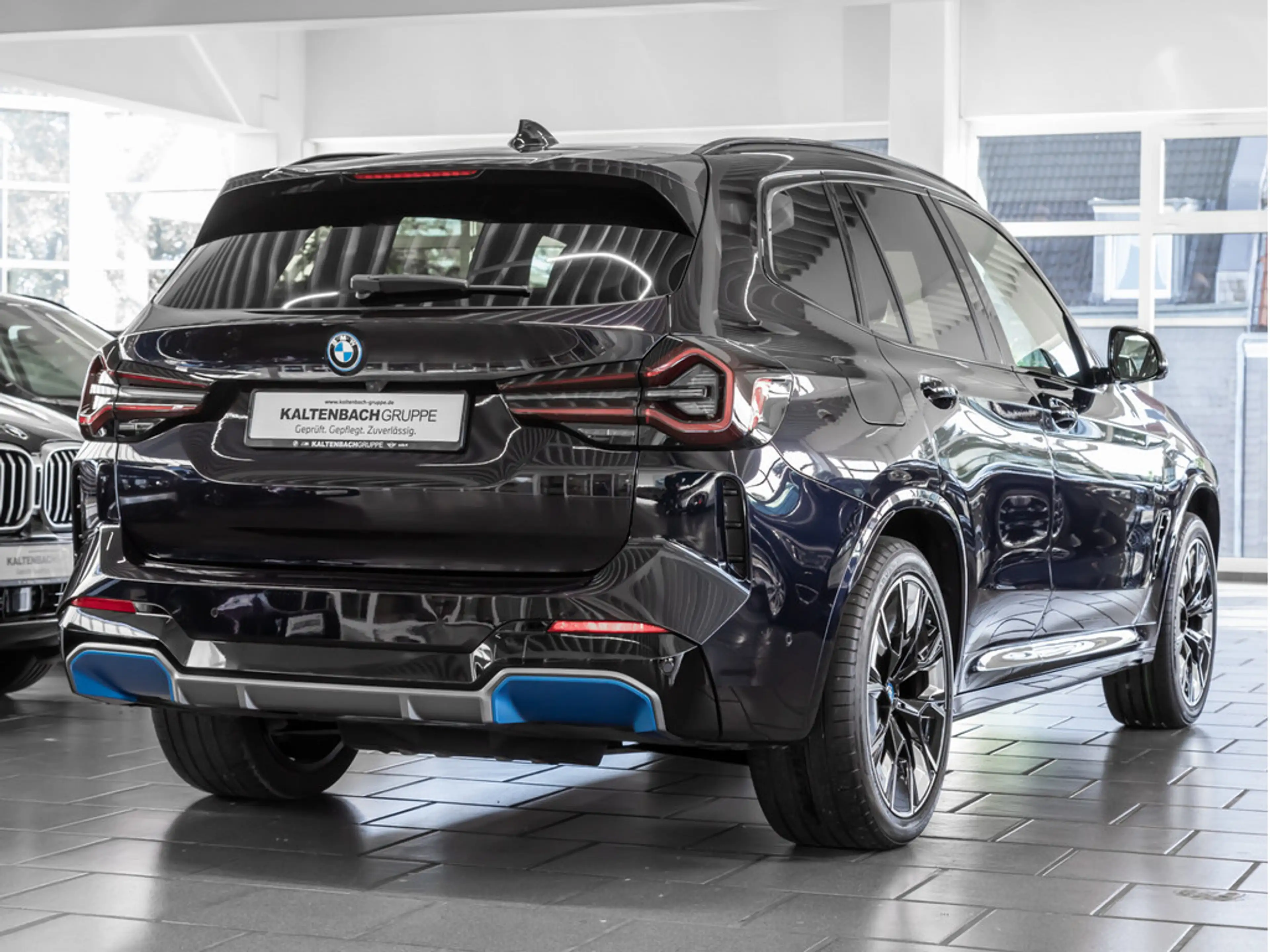 BMW iX3 Impressive PANO HUD 360° LED ACC W-LAN — photo 5