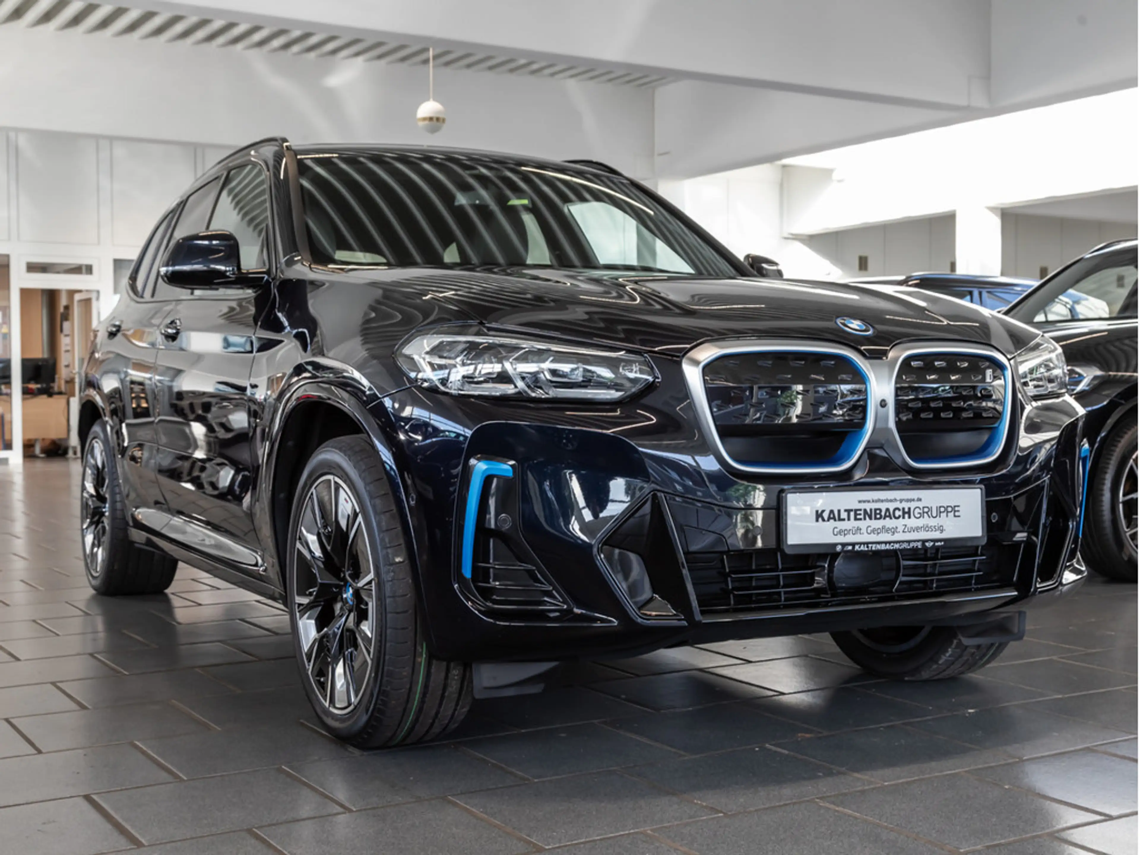 BMW iX3 Impressive PANO HUD 360° LED ACC W-LAN — photo 4