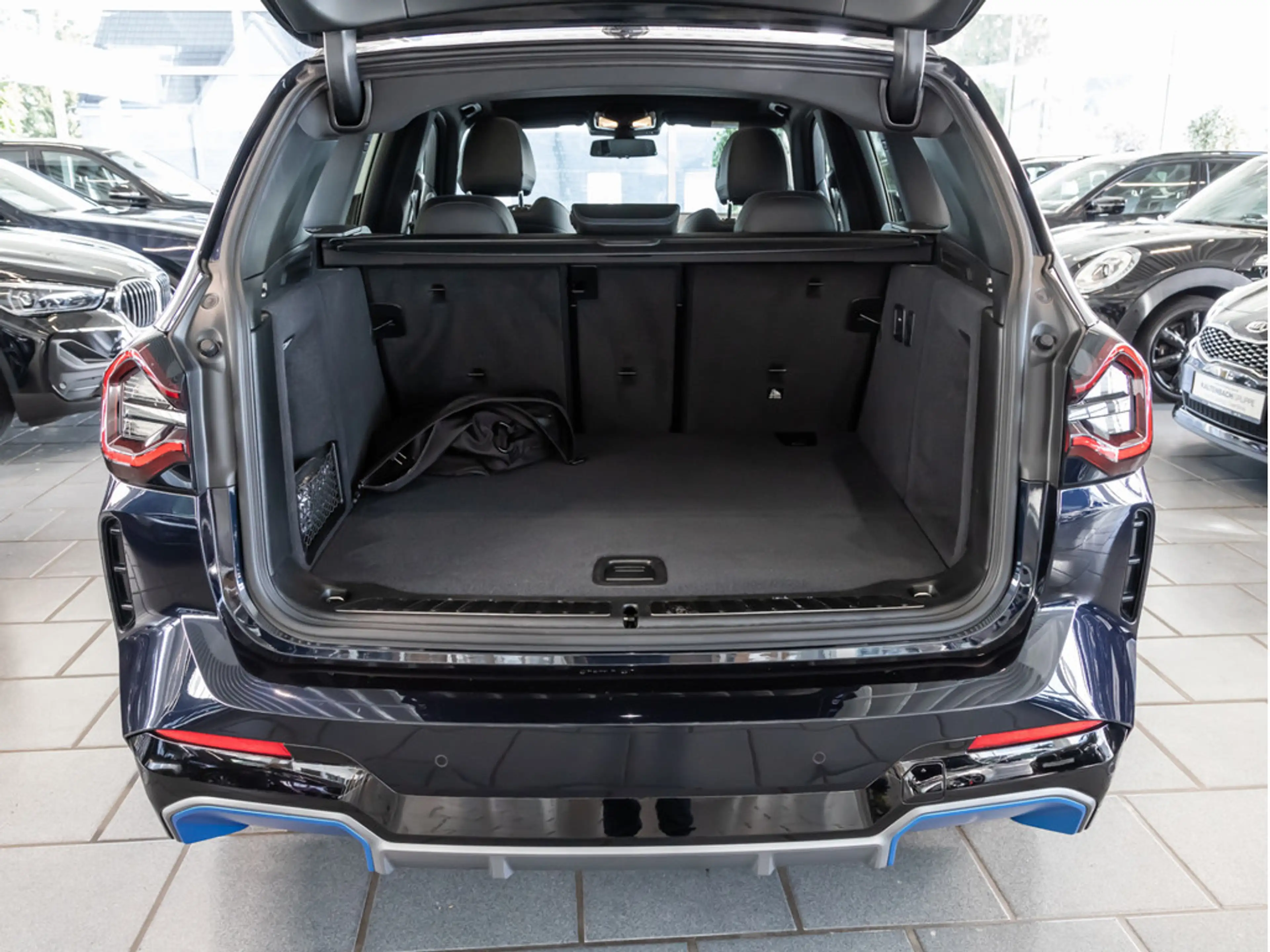 BMW iX3 Impressive PANO HUD 360° LED ACC W-LAN — photo 11