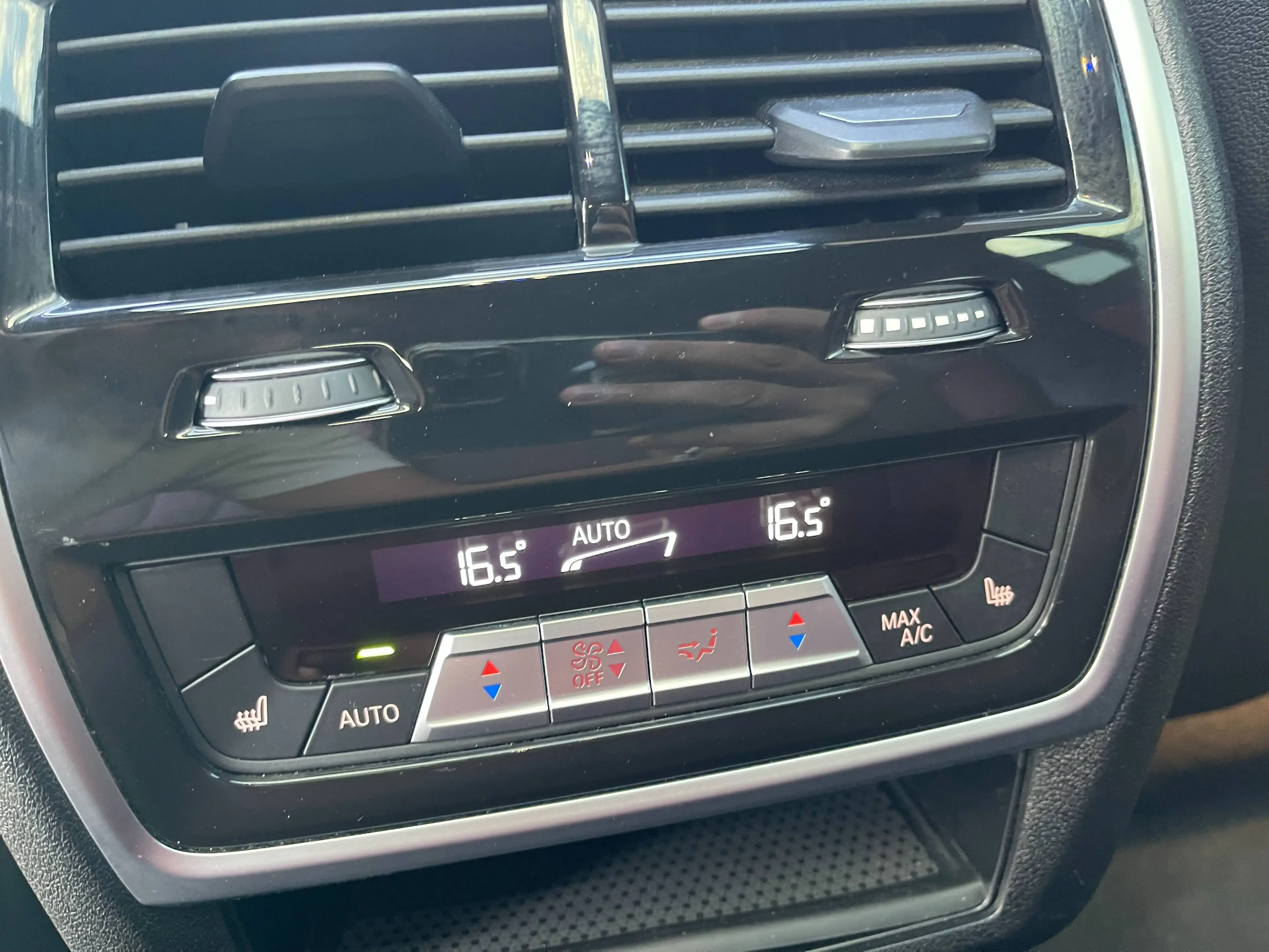 BMW X6 X6 xDrive40i — photo 11