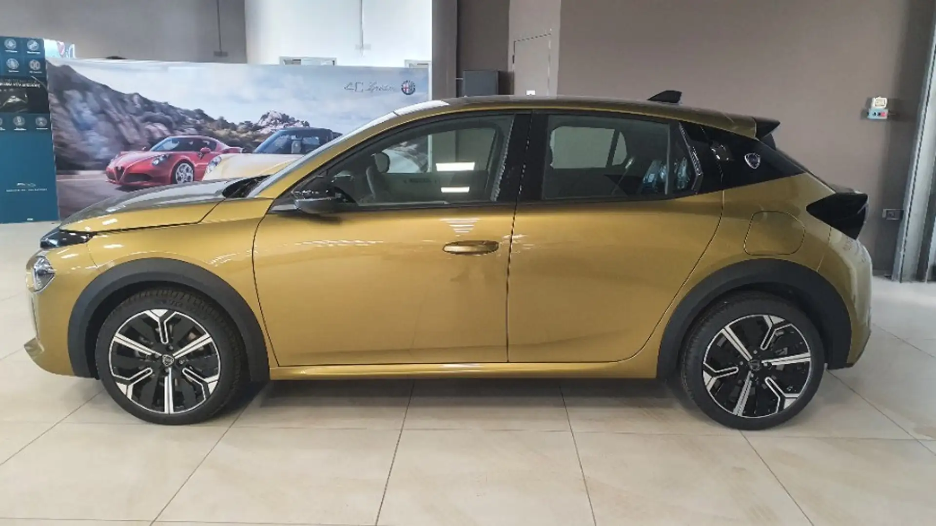 Lancia Ypsilon Nuova Ypsilon Ibrida My24 Nuova Ypsilon 1.2 100cv Oro - 1