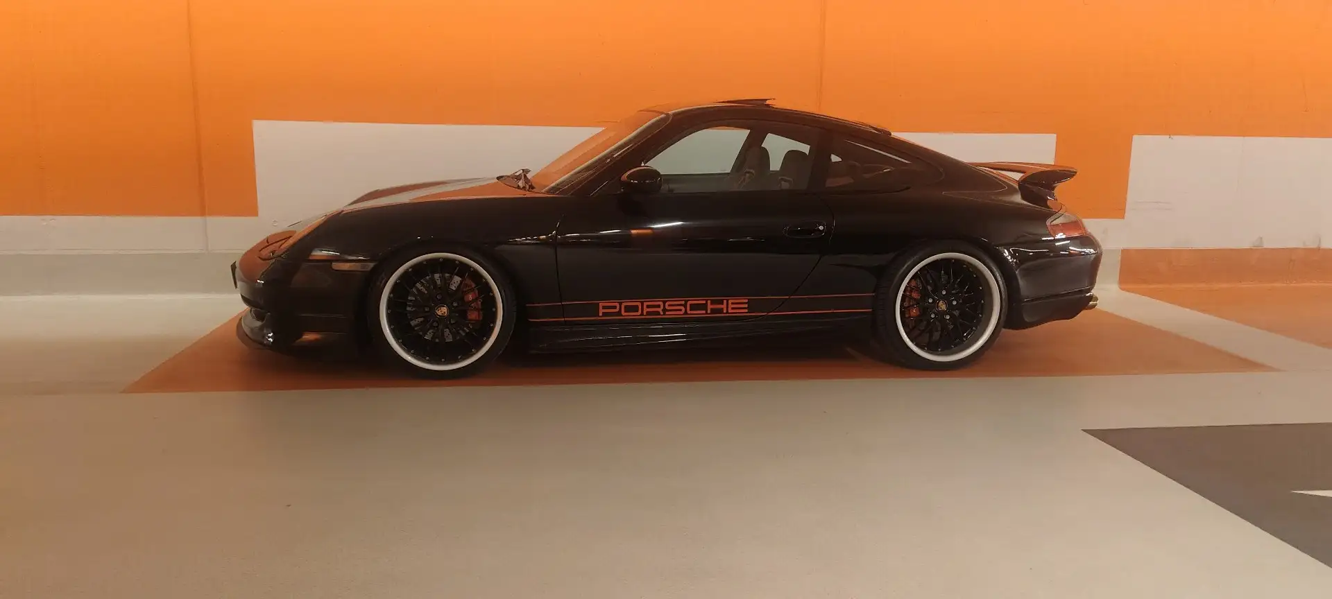 Porsche 911 Carrera Coupé - 2