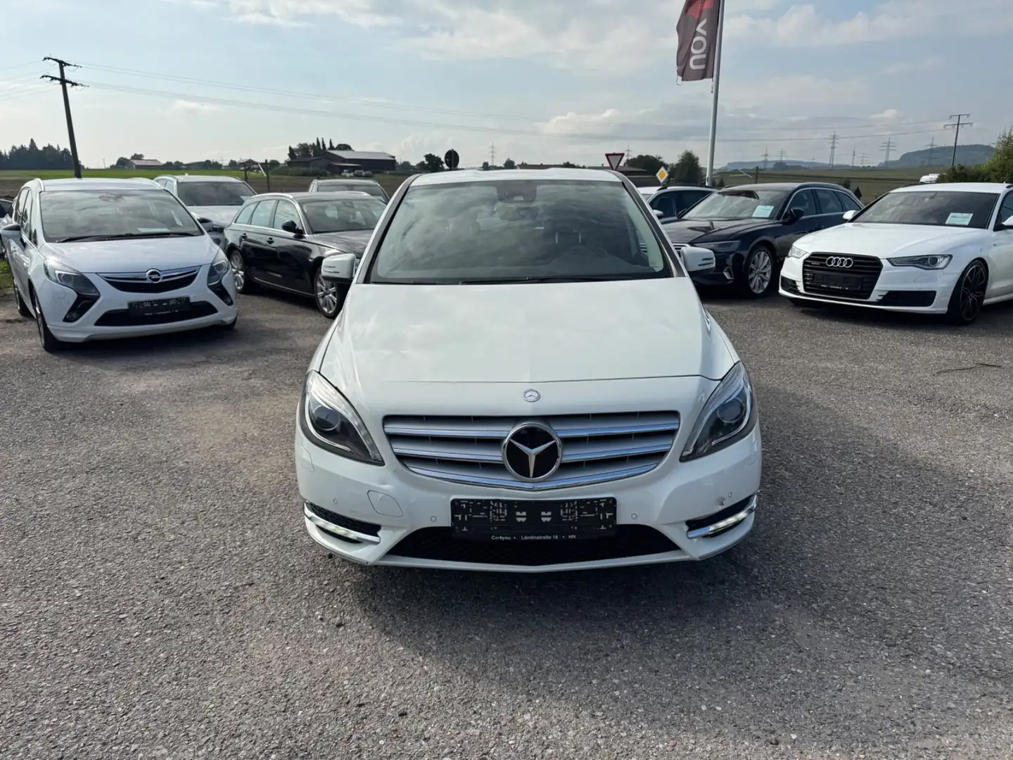 Mercedes-Benz B 180 Navi SHG PDC Euro6 TÜV Neu 2.Hand Blanc - 2