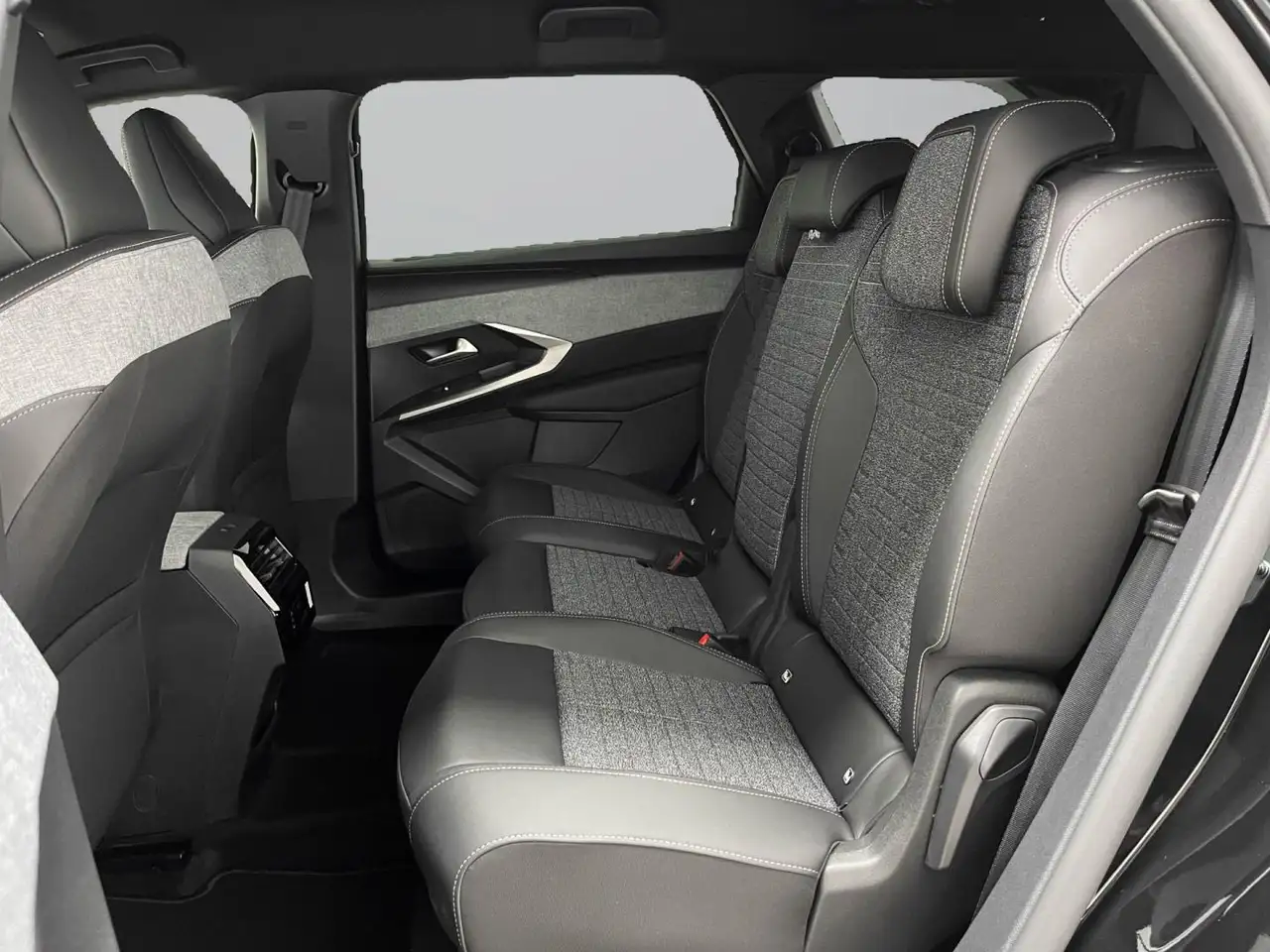 Peugeot 5008 2026 — фото 10