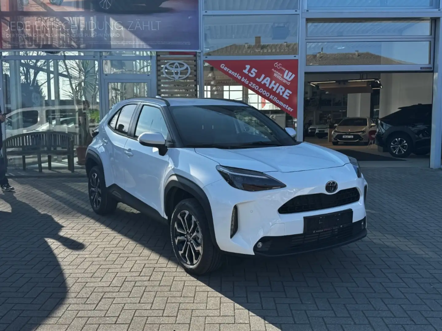 Toyota Yaris Cross Hybrid 1,99% Teampl.*SHZG*NAVI*RFK* Navi Digitales Blanc - 1