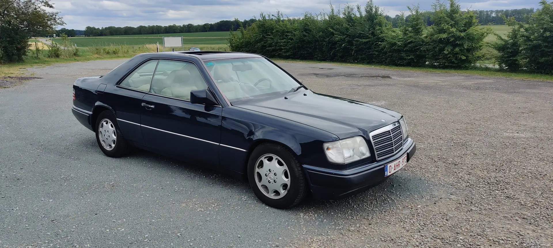 Mercedes-Benz E 320 Coupé Blau - 1