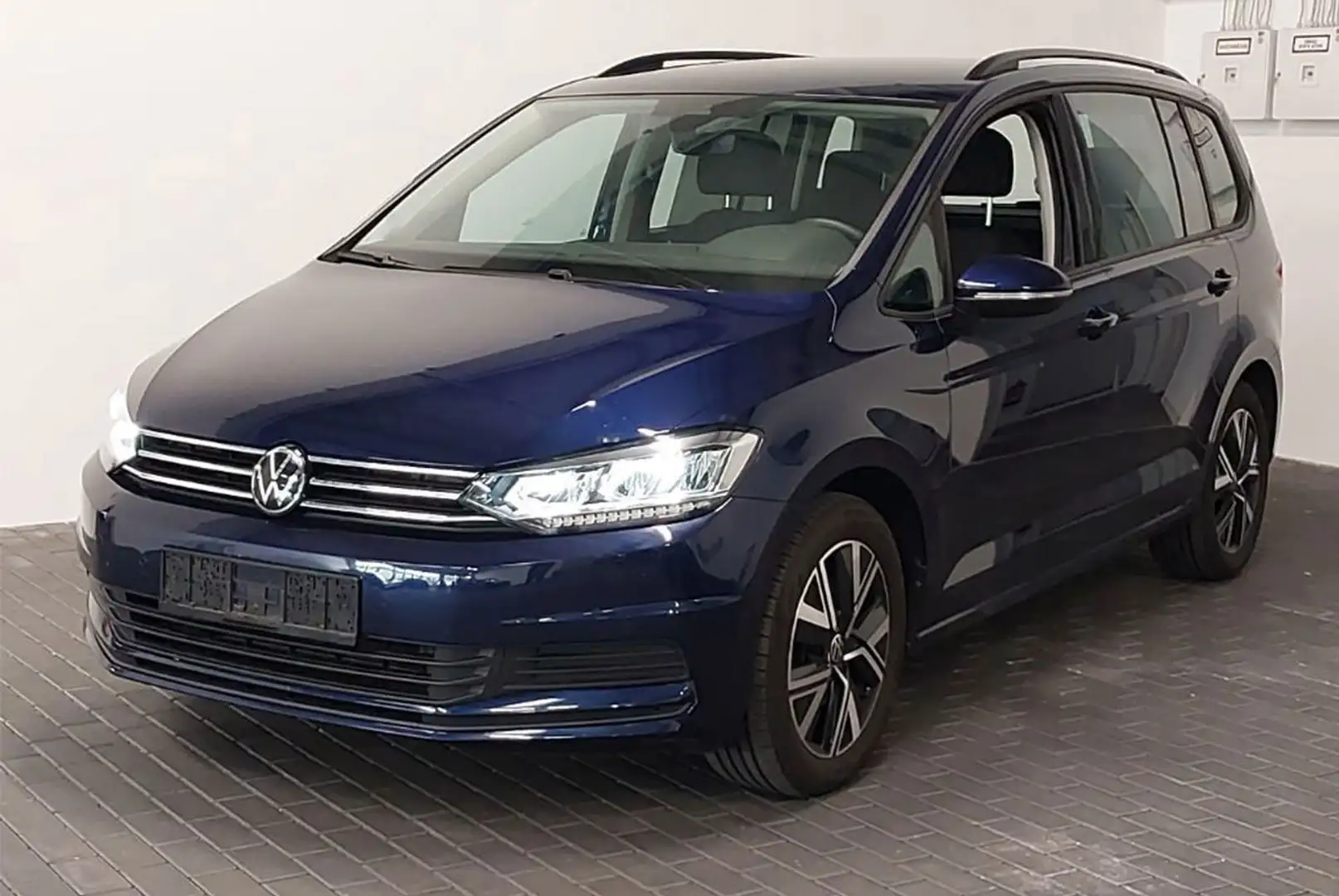 Volkswagen Touran 1,5 TSI LED+Kamera+STHZ+ACC+7-Sitzer+AHK Azul - 2