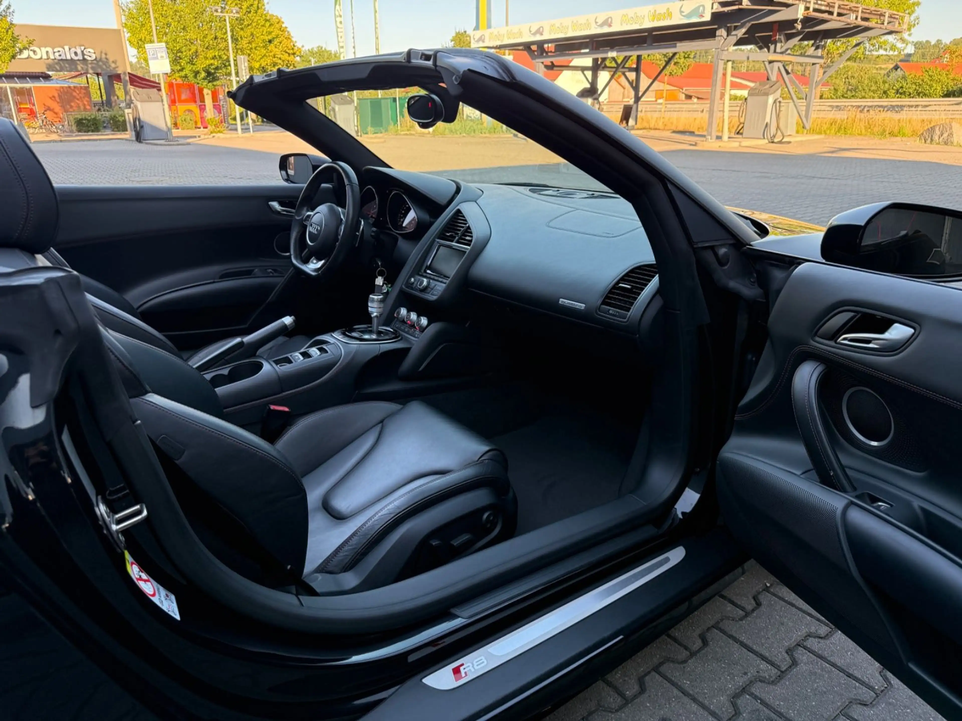 Audi R8 Spyder 5.2 FSI V10*Keramik*B&O*KAM.*KW* — photo 9